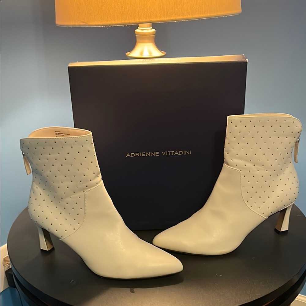 Adrienne Vittadini White Ankle Boots, Size 11M